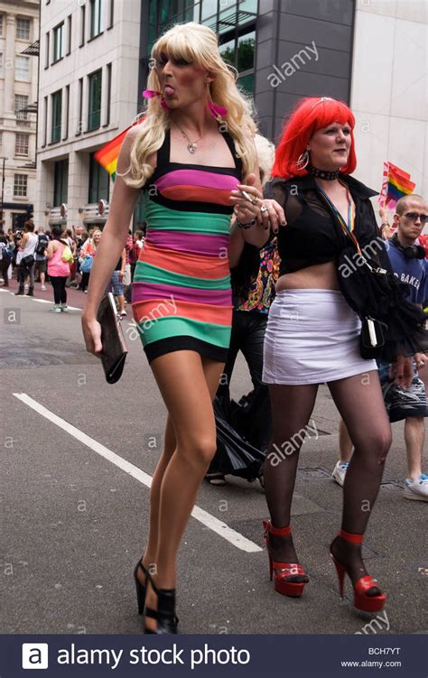 Crossdressers Gay Porn Videos .